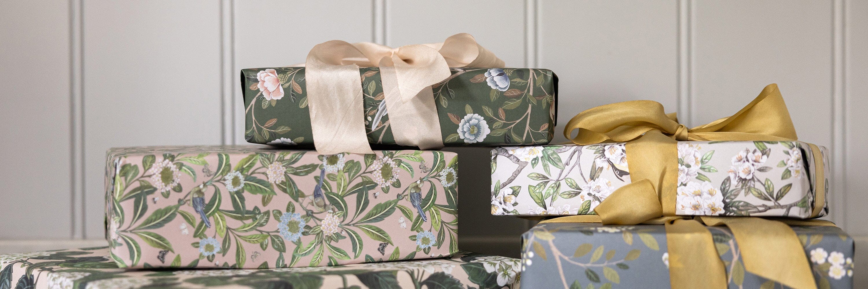 Double sided gift wrap