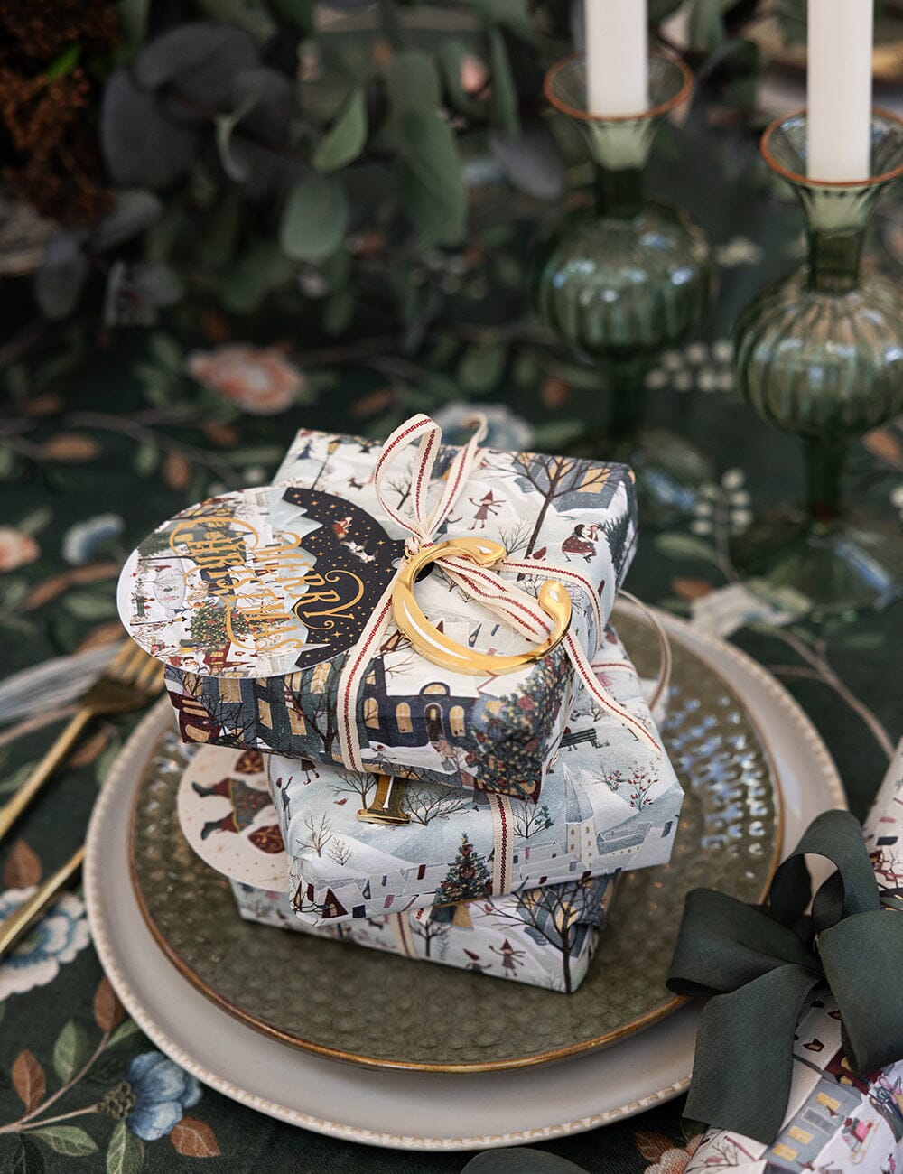 Gift Wrap Roll 30m - The Christmas Village