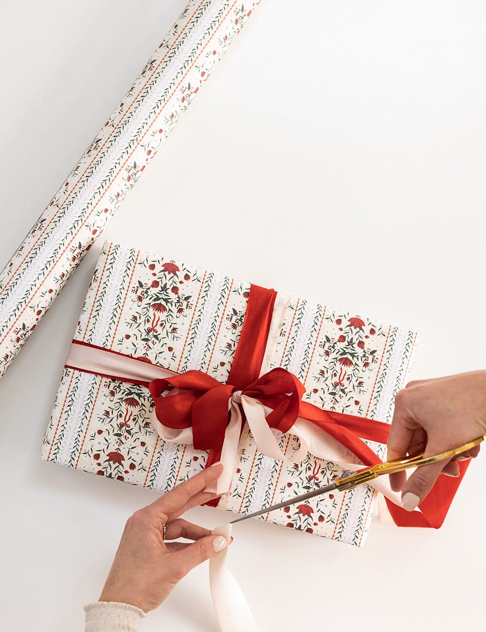 Gift Wrap Roll 30m - Festive Florals