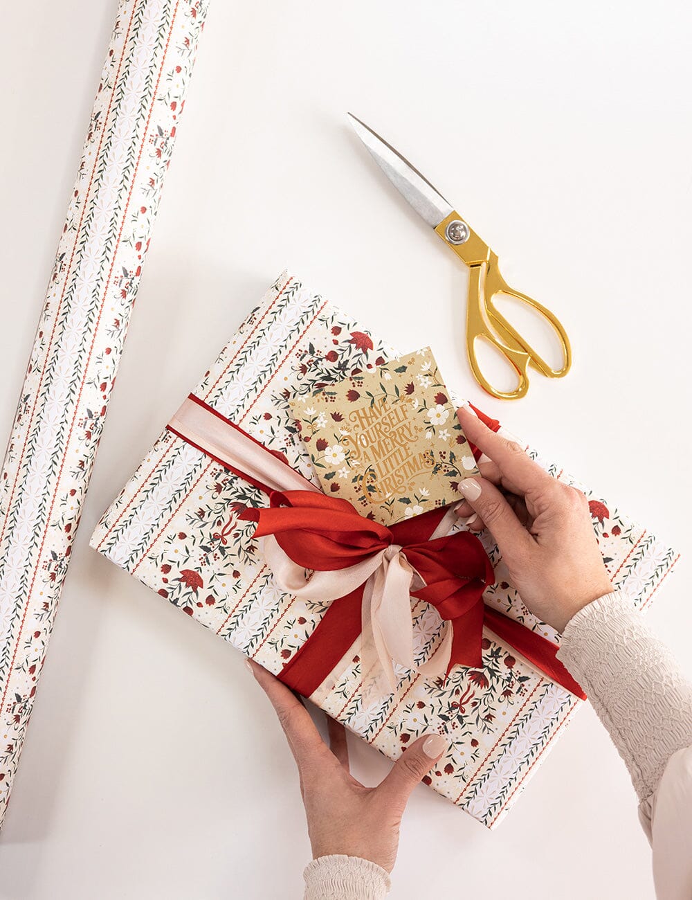 Gift Wrap Roll 30m - Festive Florals