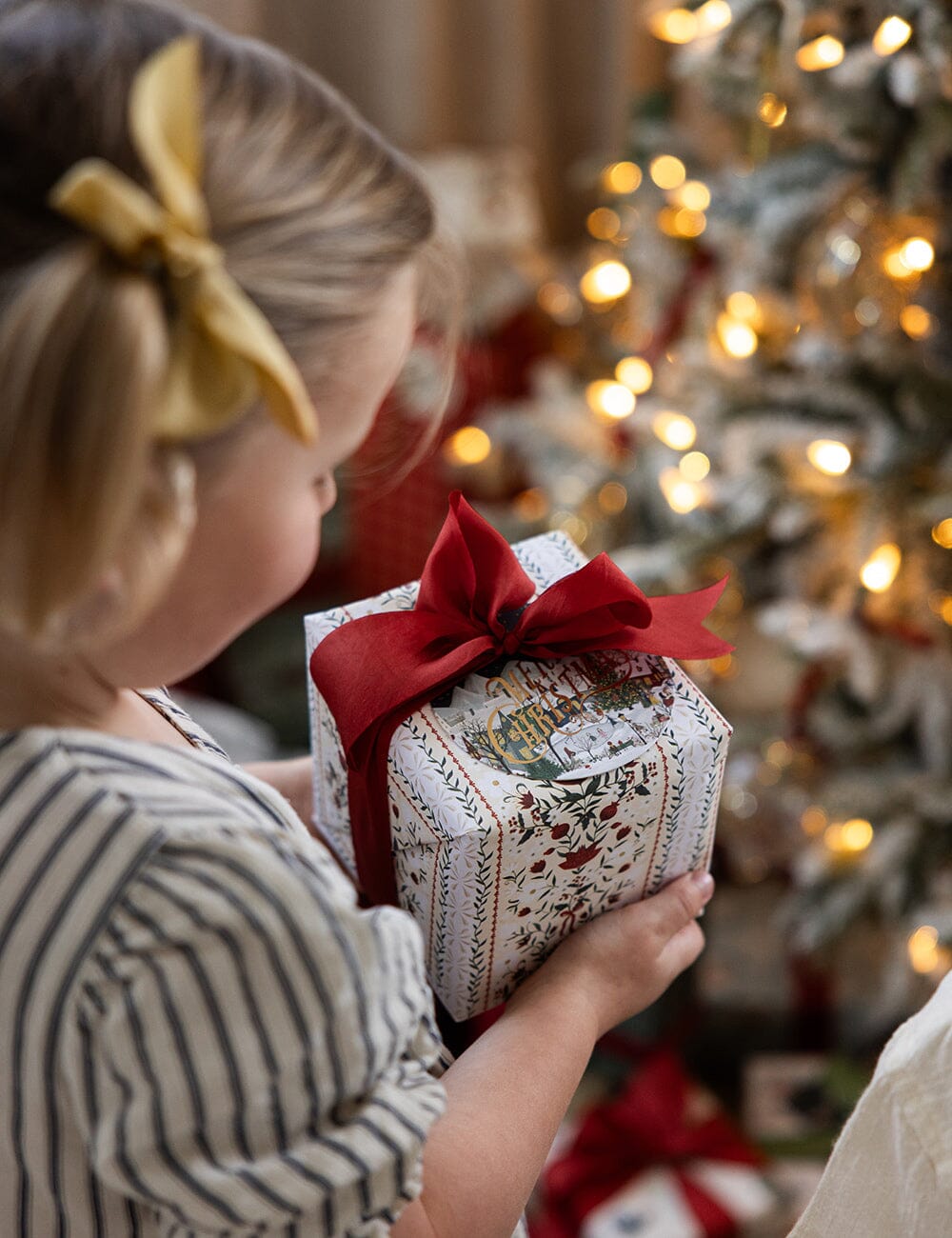 Gift Wrap Roll 30m - Festive Florals