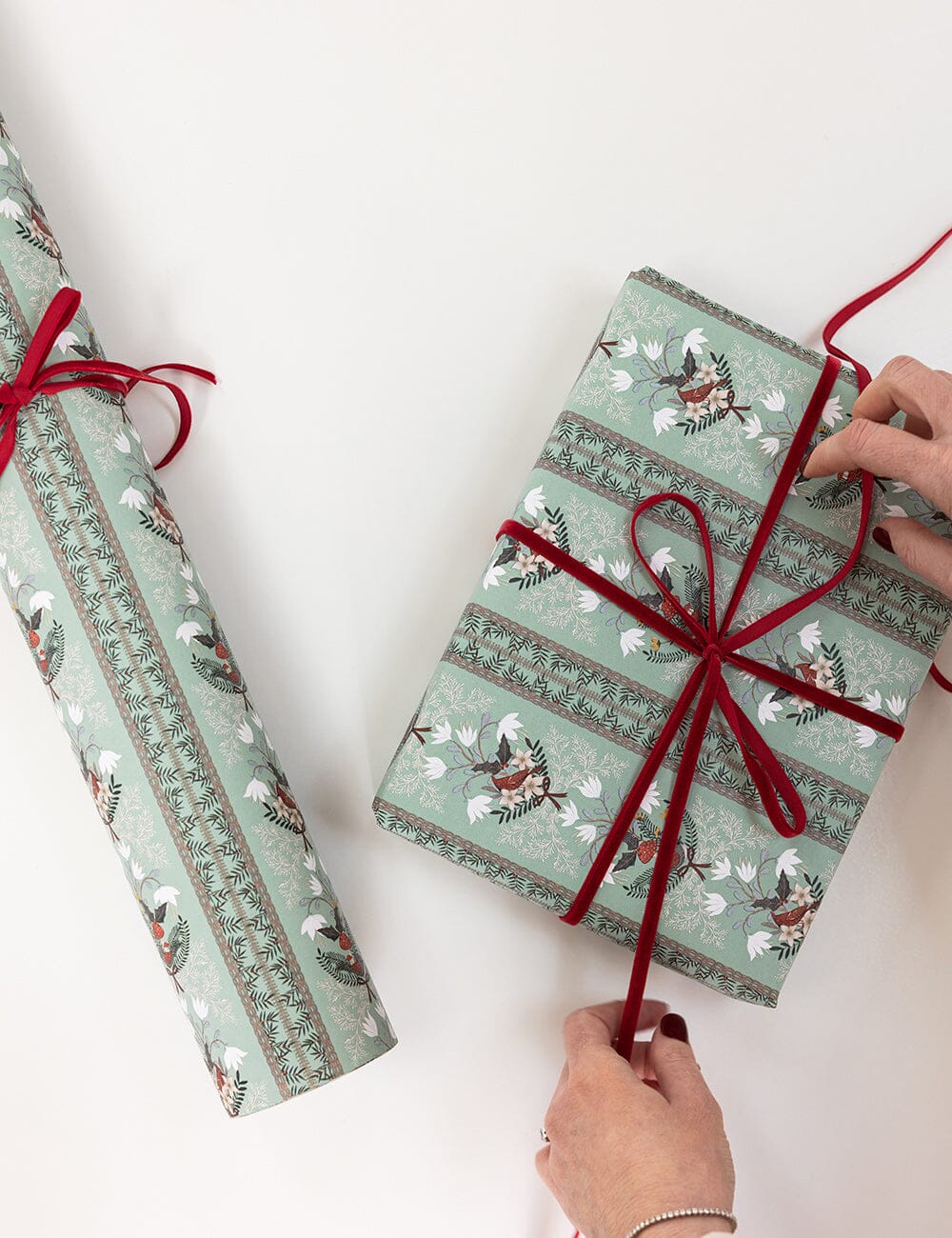 Gift Wrap Roll 30m - Christmas Songbirds