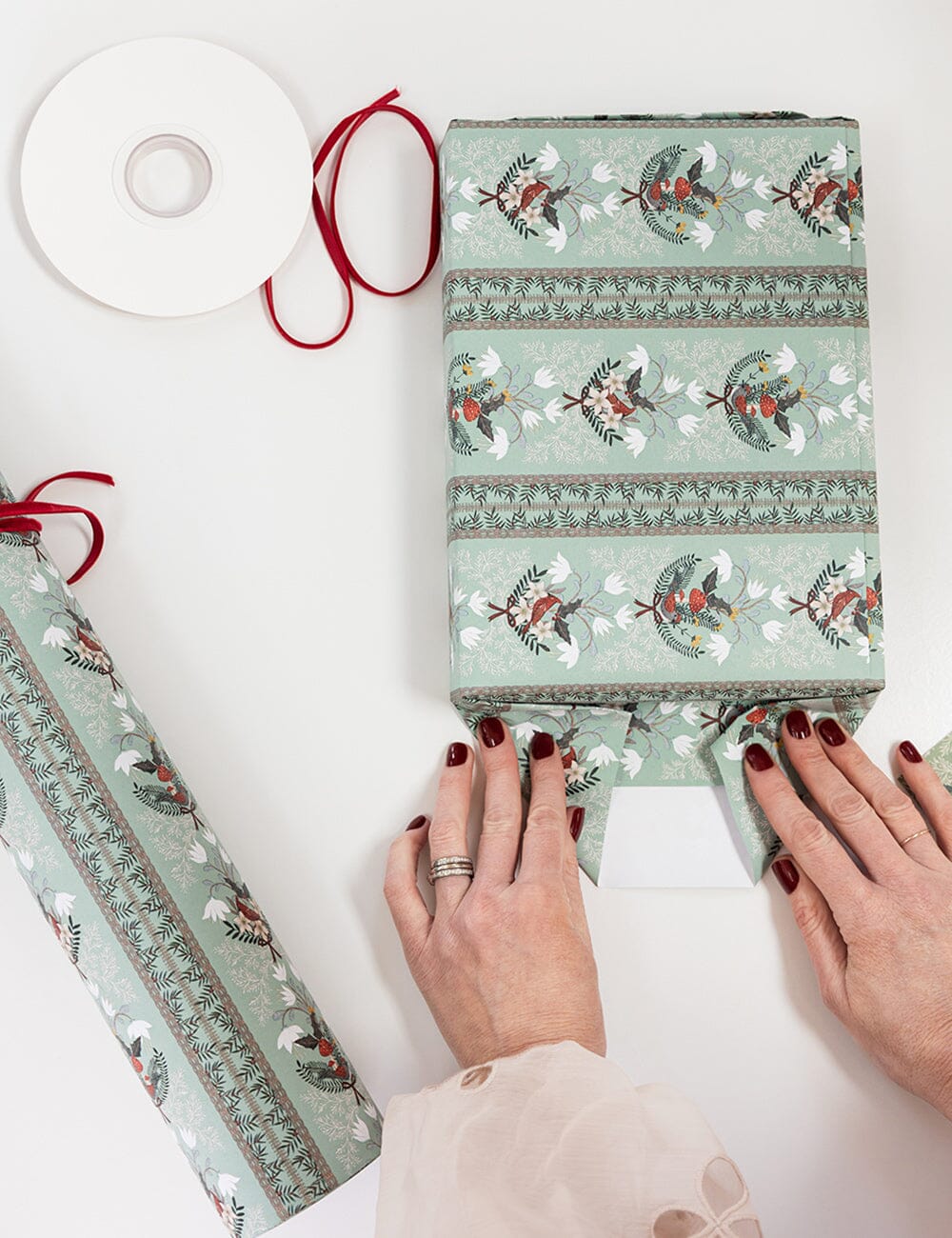 Gift Wrap Roll 30m - Christmas Songbirds