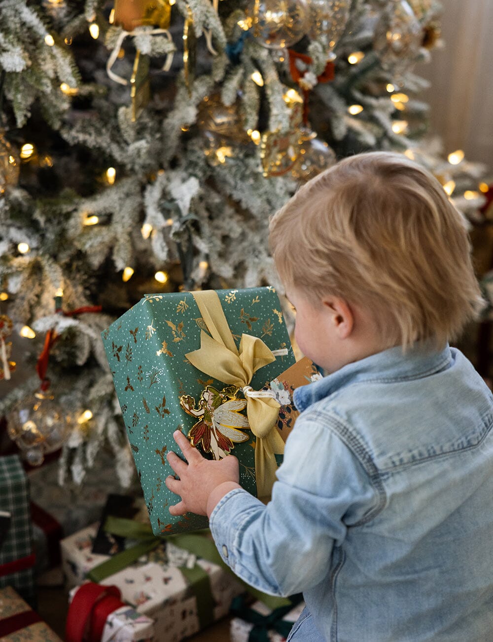 Gift Wrap Roll 30m - Golden Holly (Gold Foil)