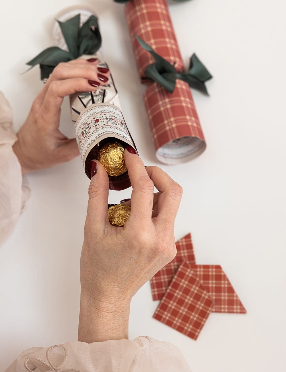 10 Pack Christmas Cracker Kit - Heirloom Holly Christmas