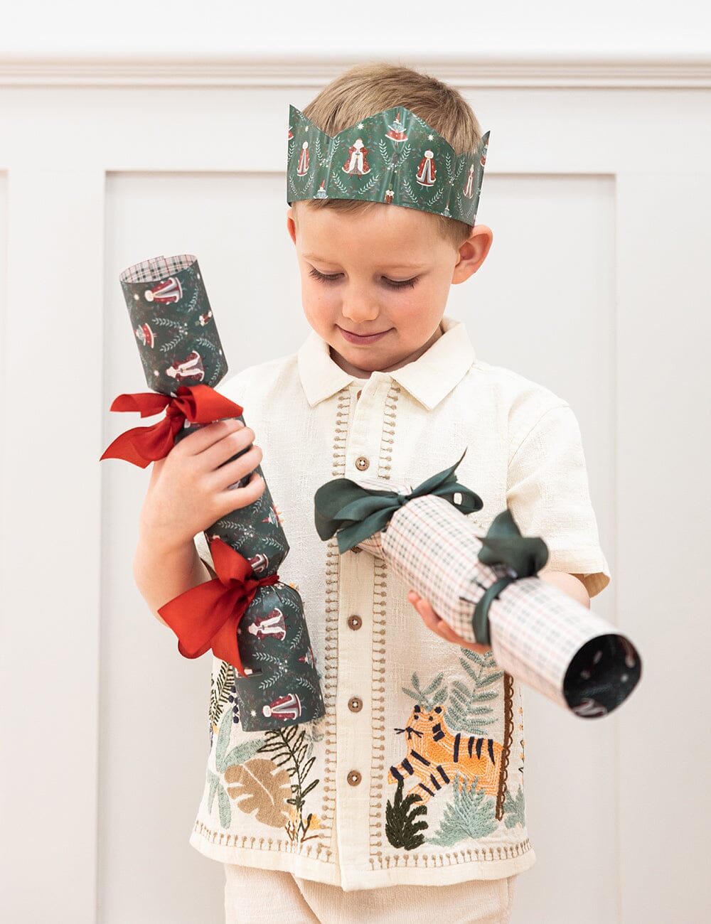10 Pack Christmas Cracker Kit - Mr & Mrs Claus