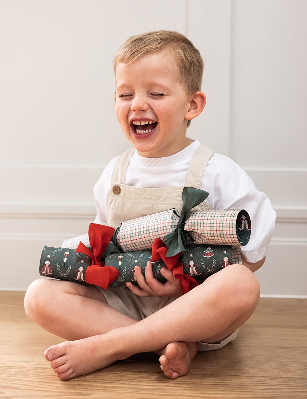 10 Pack Christmas Cracker Kit - Mr & Mrs Claus
