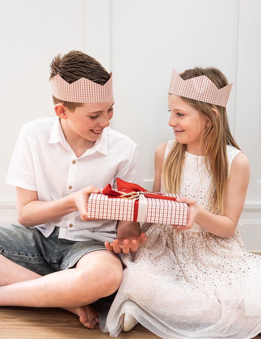 10 Pack Christmas Paper Crown Hats - An Enchanted Christmas