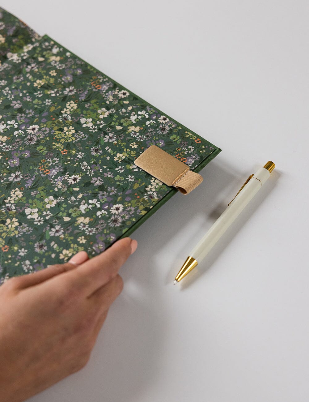 2026 Desktop A4 Linen Bound Planner - Finch