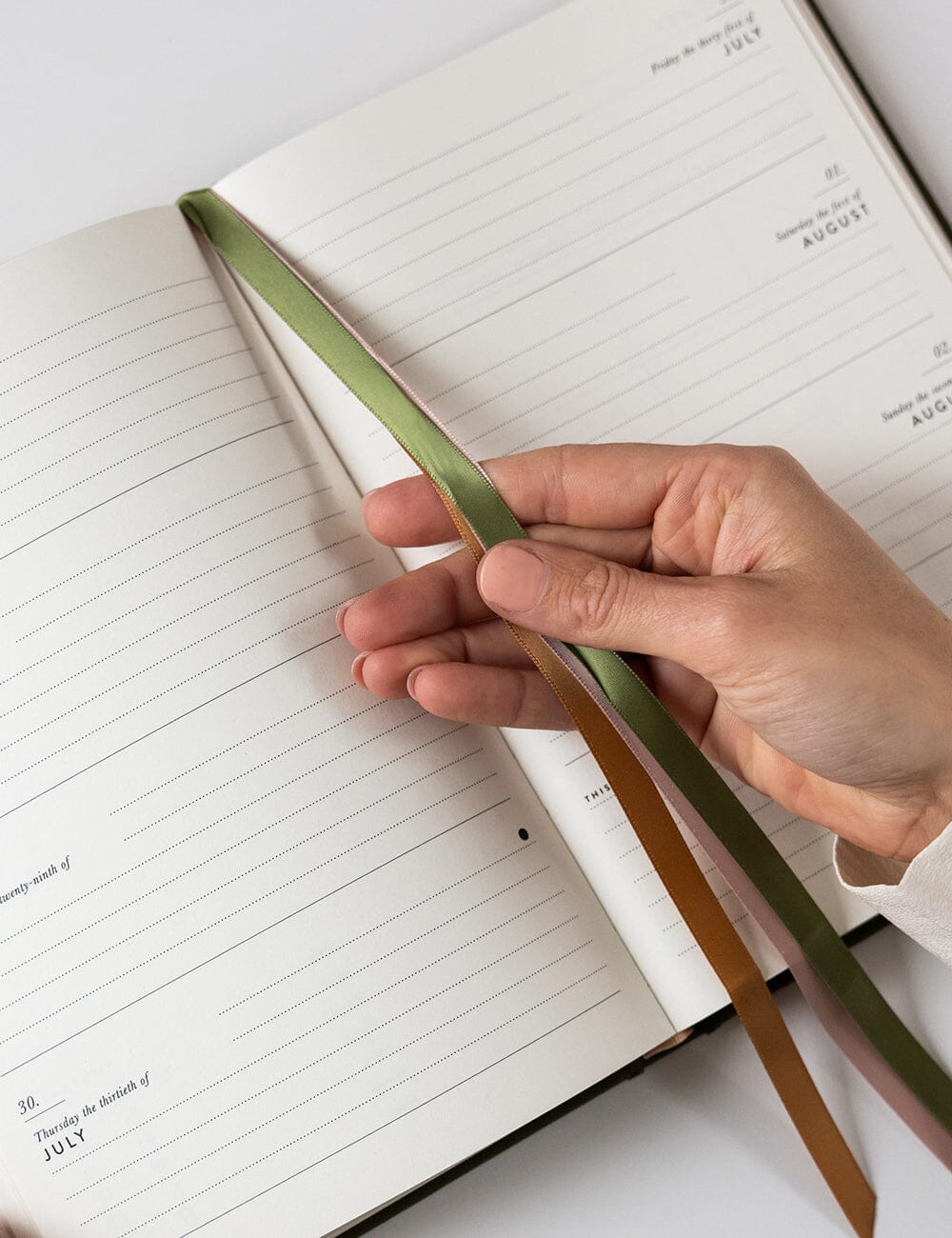 2026 Desktop Linen Bound Planner - Hunter Green