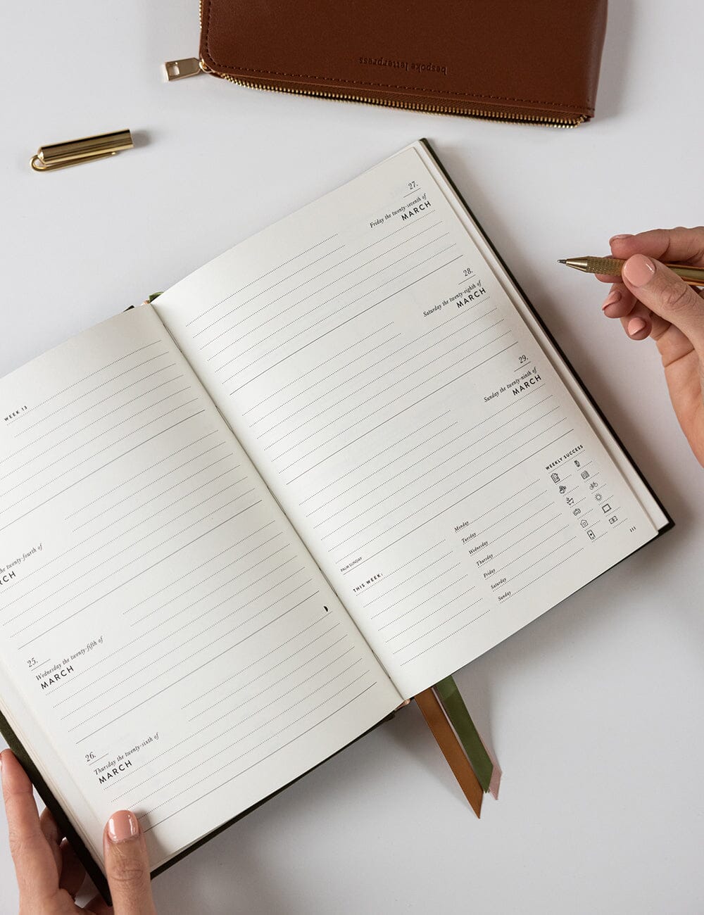 2026 Desktop Linen Bound Planner - Hunter Green
