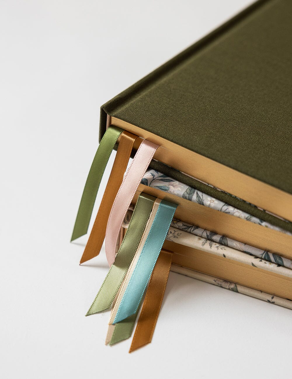 2026 Desktop Linen Bound Planner - Hunter Green