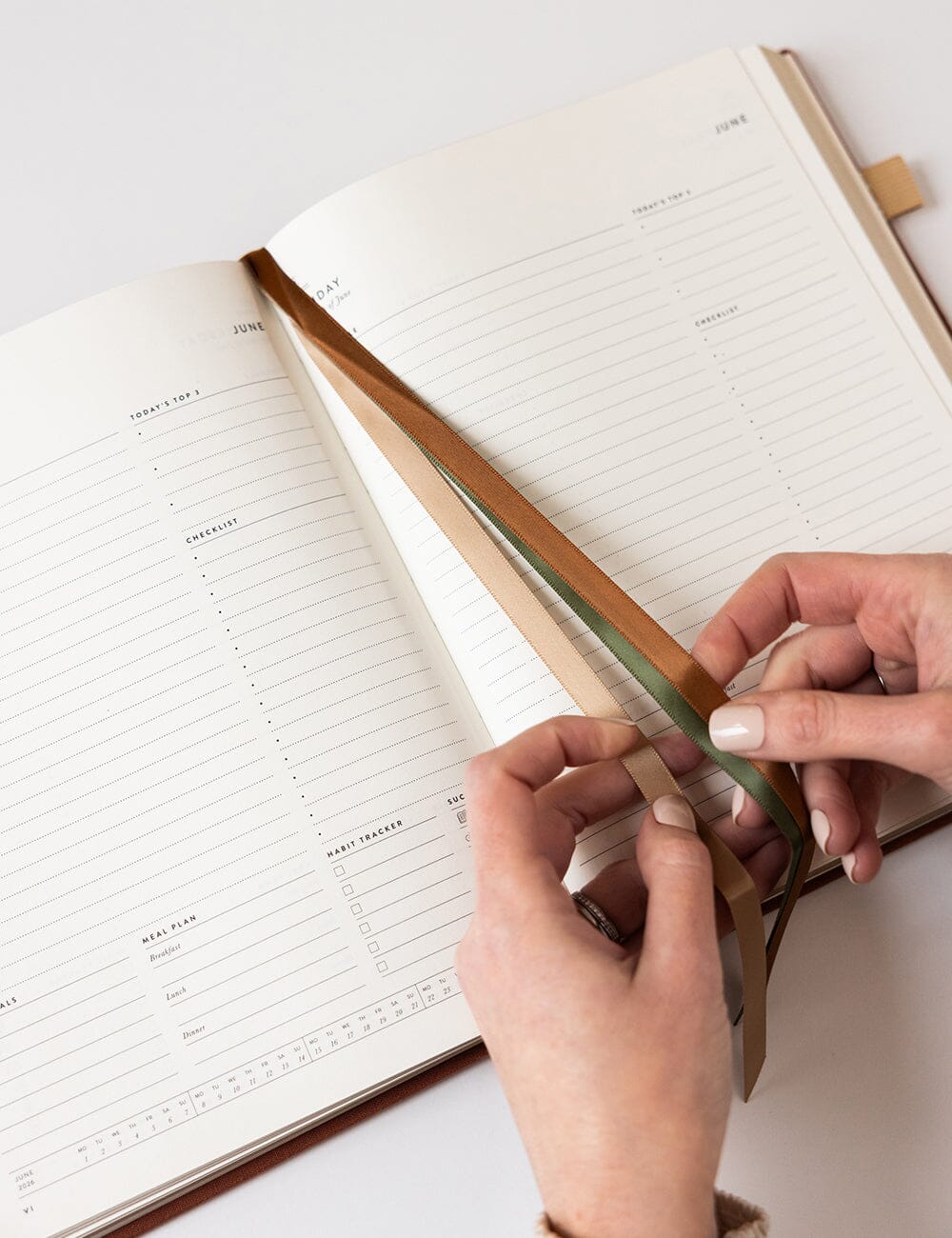 2026 Day to a Page Large Linen Bound Planner - Bronze