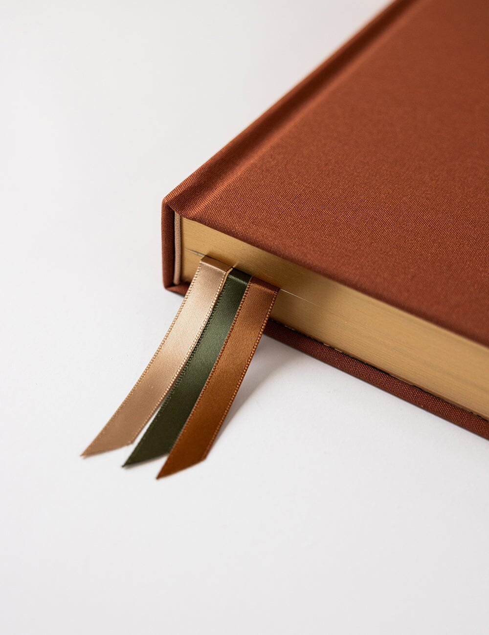 2026 Day to a Page Large Linen Bound Planner - Bronze