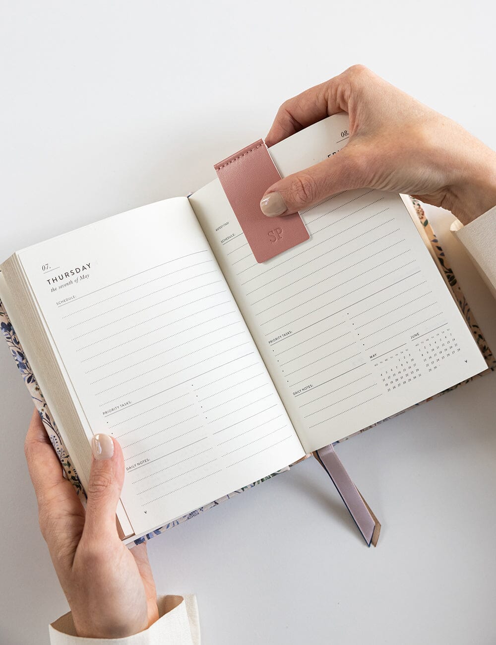 2026 Day to a Page Linen Bound Planner - Bluebuds