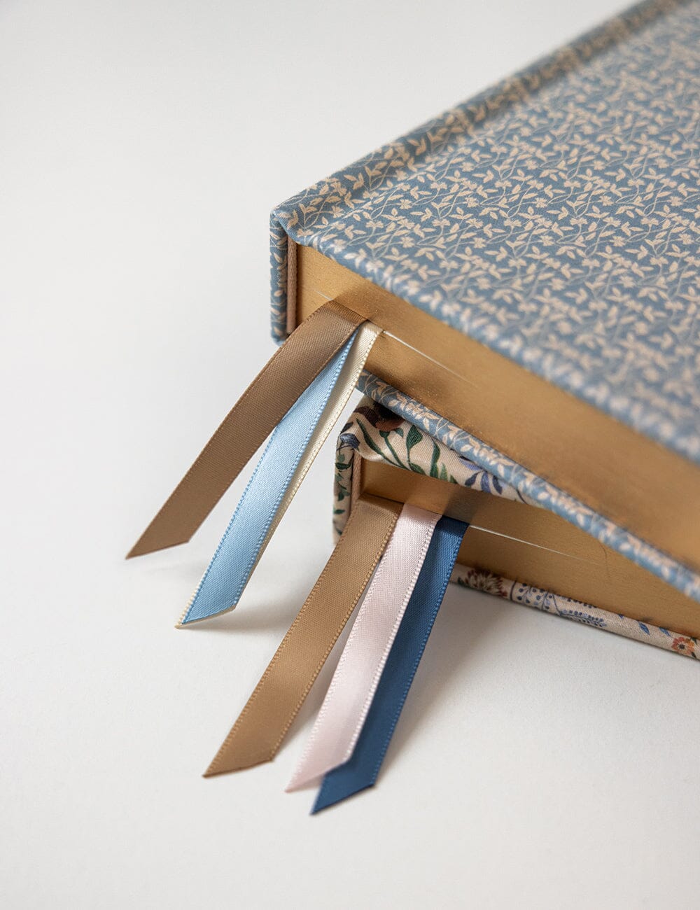 2026 Day to a Page Linen Bound Planner - Frost Bramble