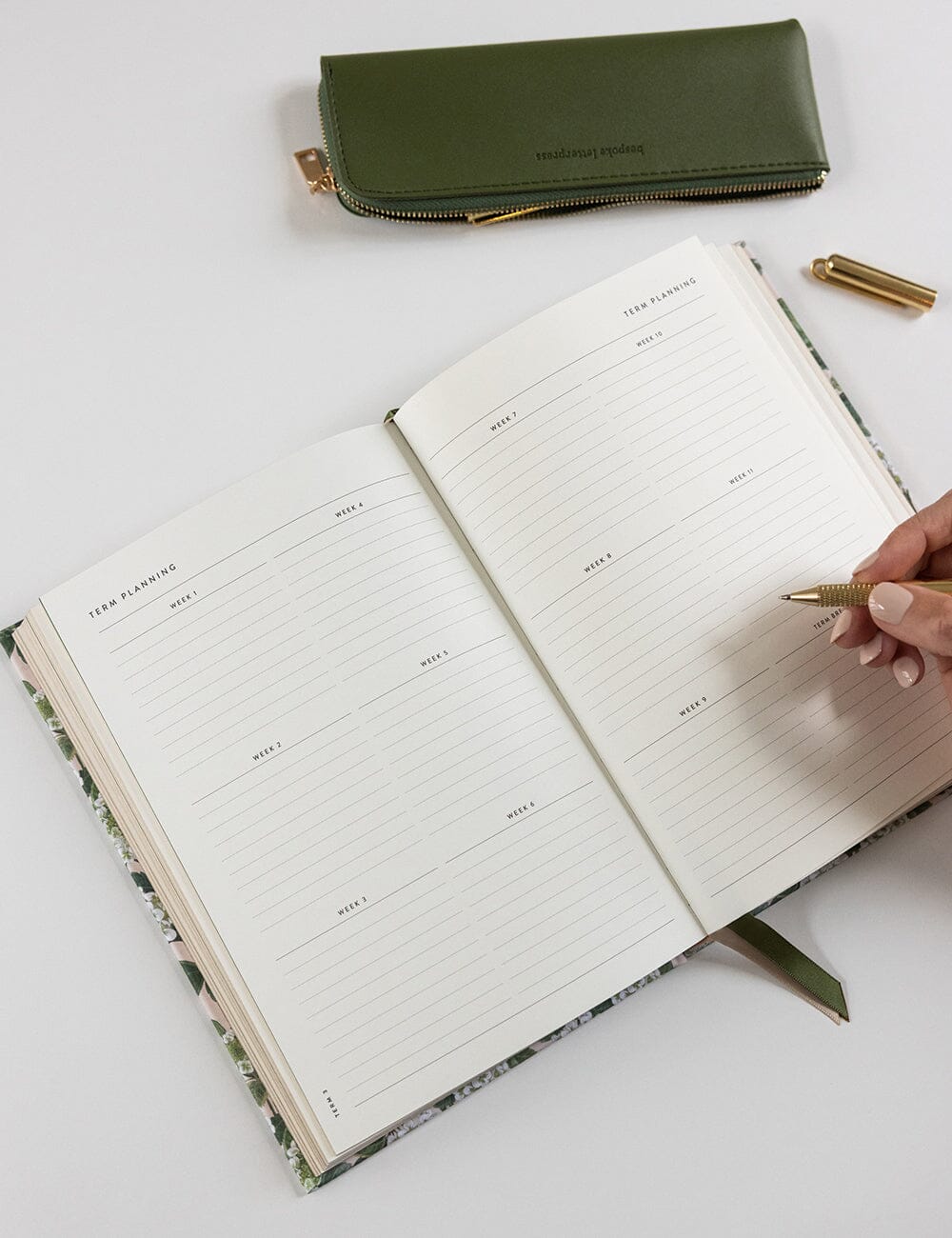 2026 Teachers Desktop Planner - Hydrangea