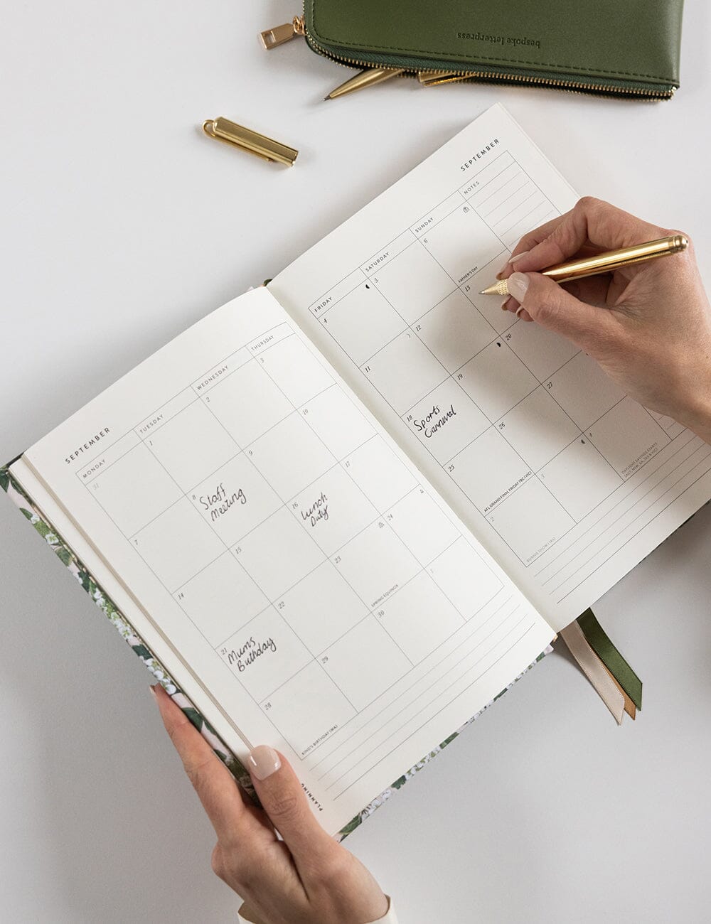 2026 Teachers Desktop Planner - Hydrangea