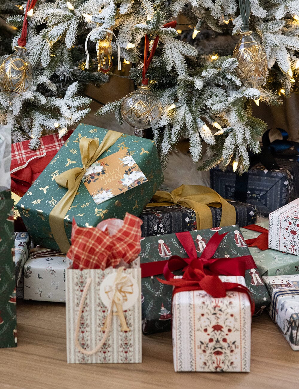 Gift Wrap Roll 3m - Mr & Mrs Claus