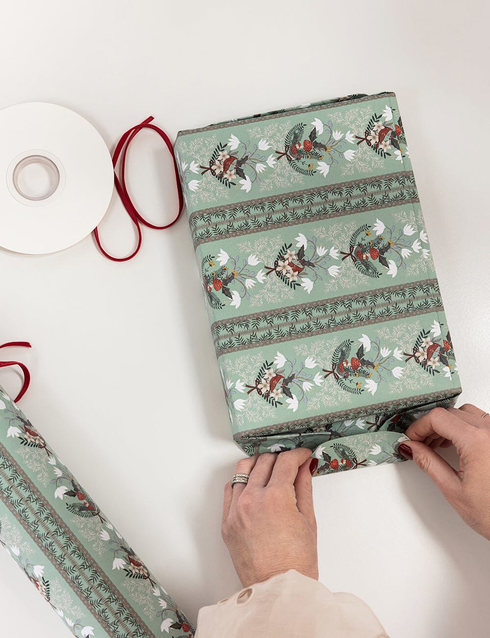 Gift Wrap Roll 3m - Christmas Songbirds