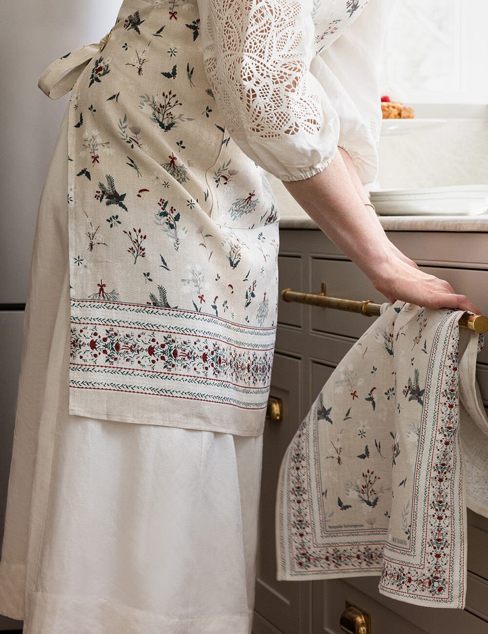 Heirloom Christmas Holly 100% Linen Apron