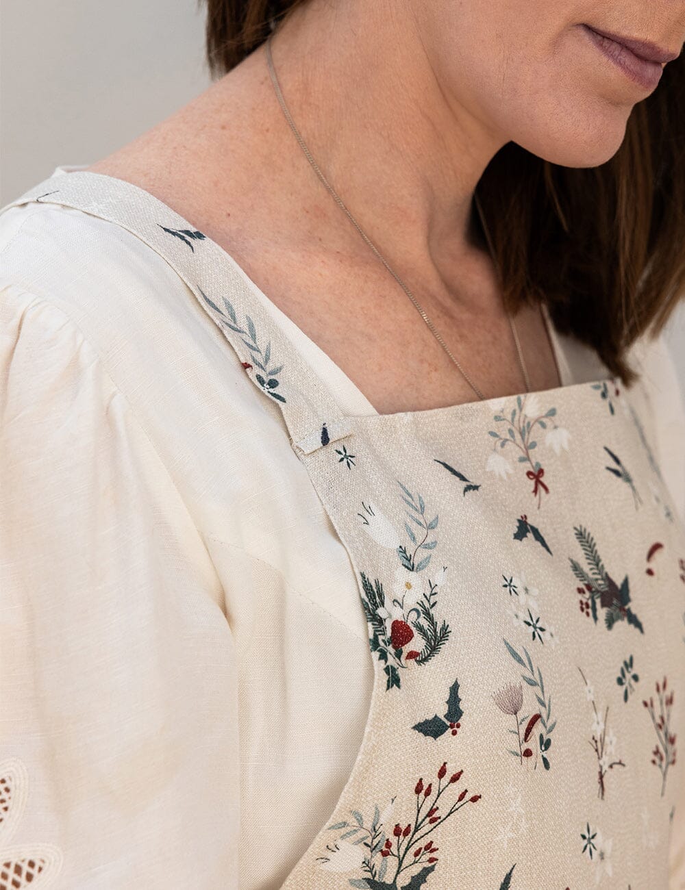 Heirloom Christmas Holly 100% Linen Apron