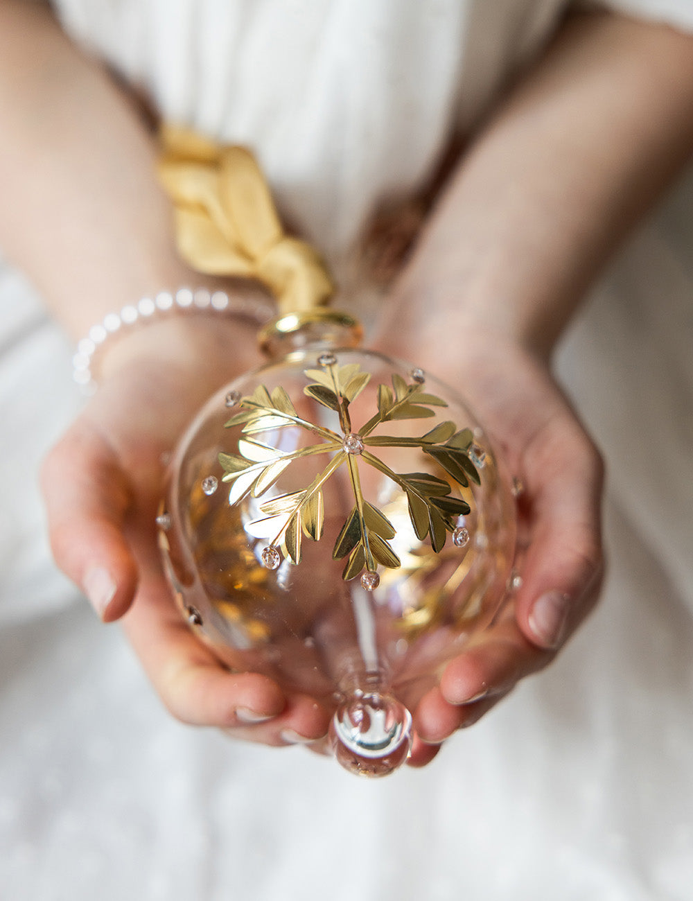 Ornament Glass Round Snowflake (Gold Ribbon)