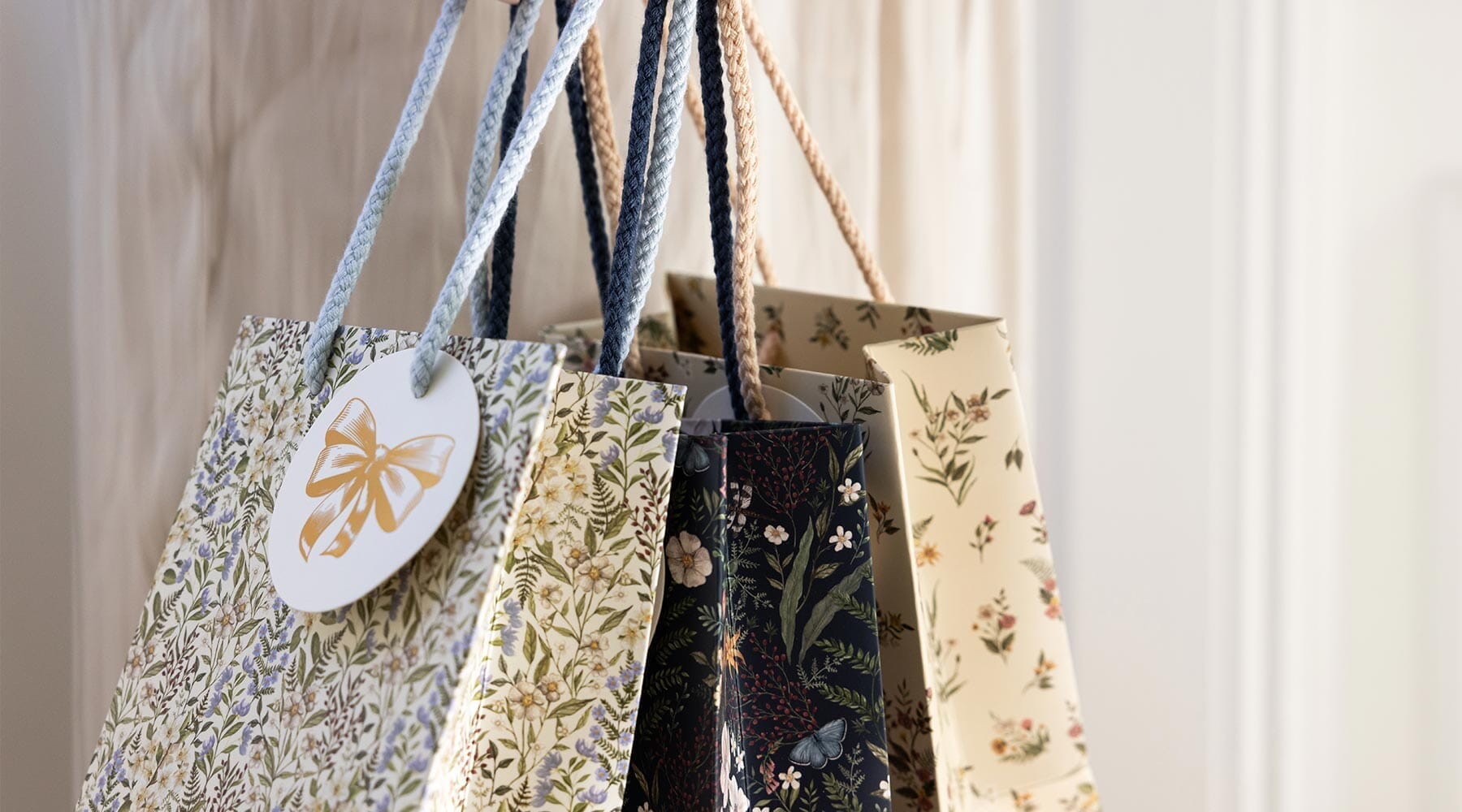 Gift Wrap vs Gift Bags: Which Should You Choose?