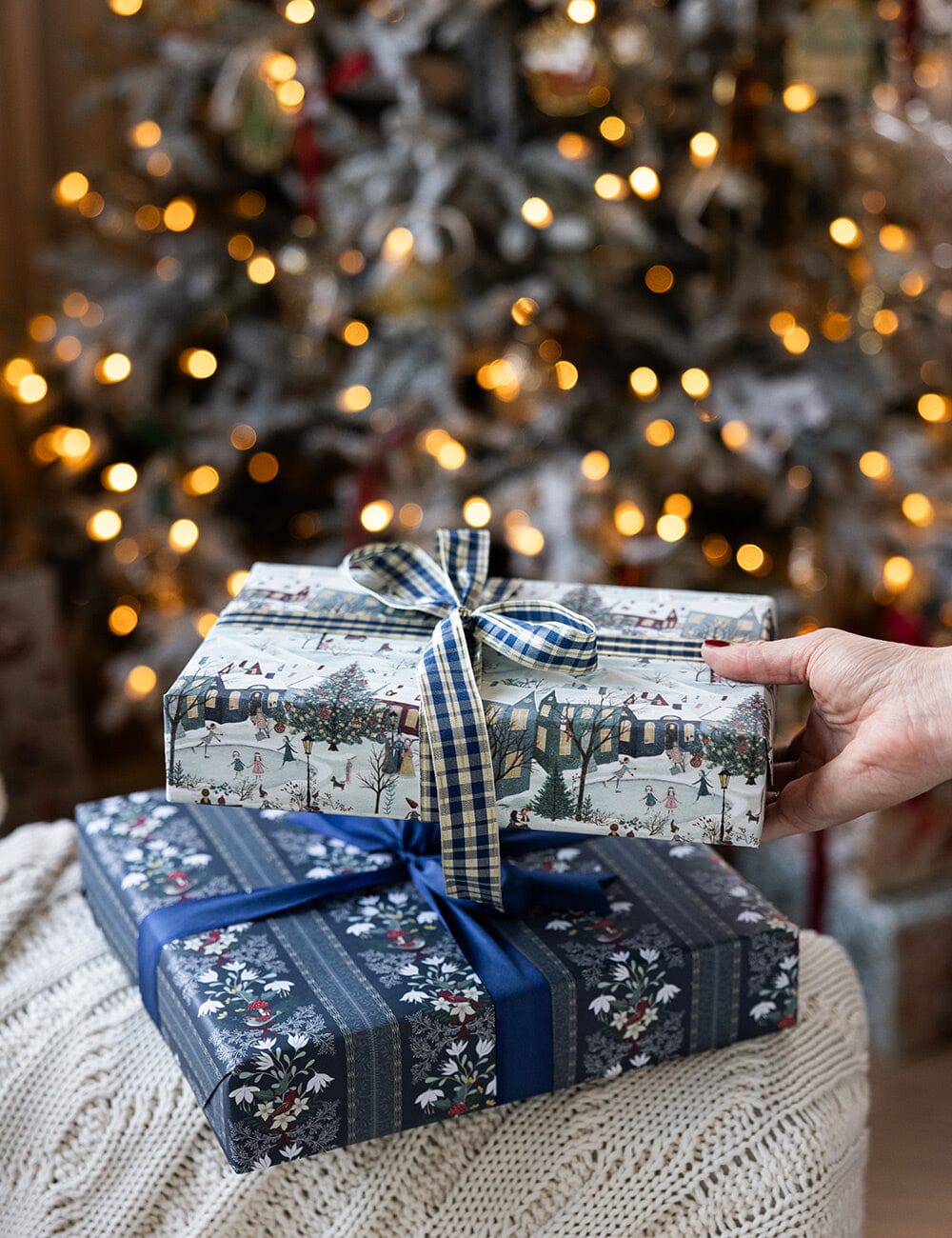 Gift Wrap Roll 30m - The Christmas Village