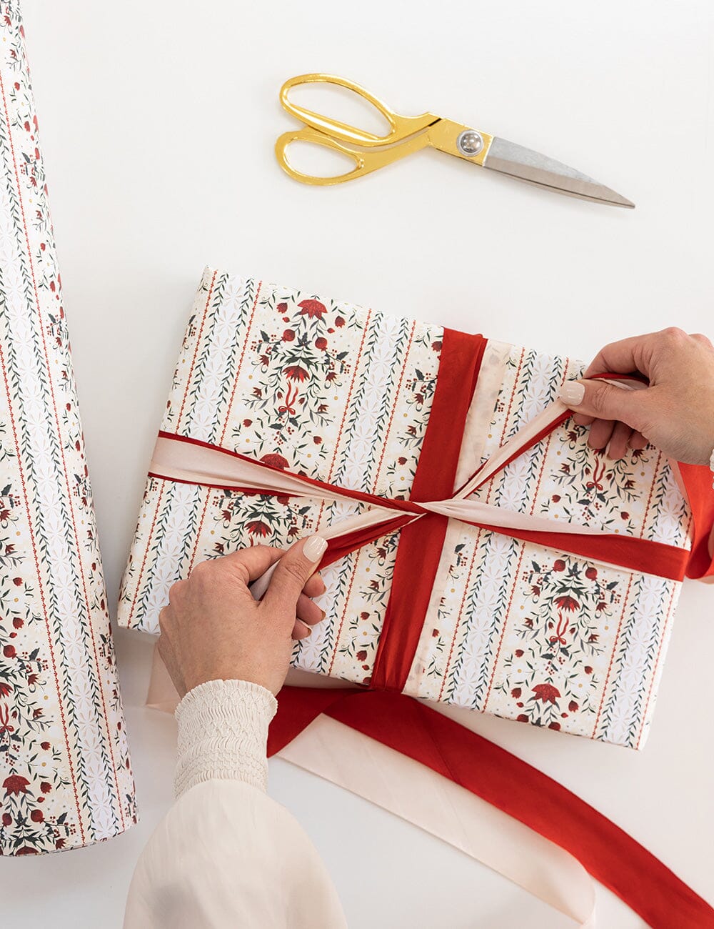 Gift Wrap Roll 30m - Festive Florals