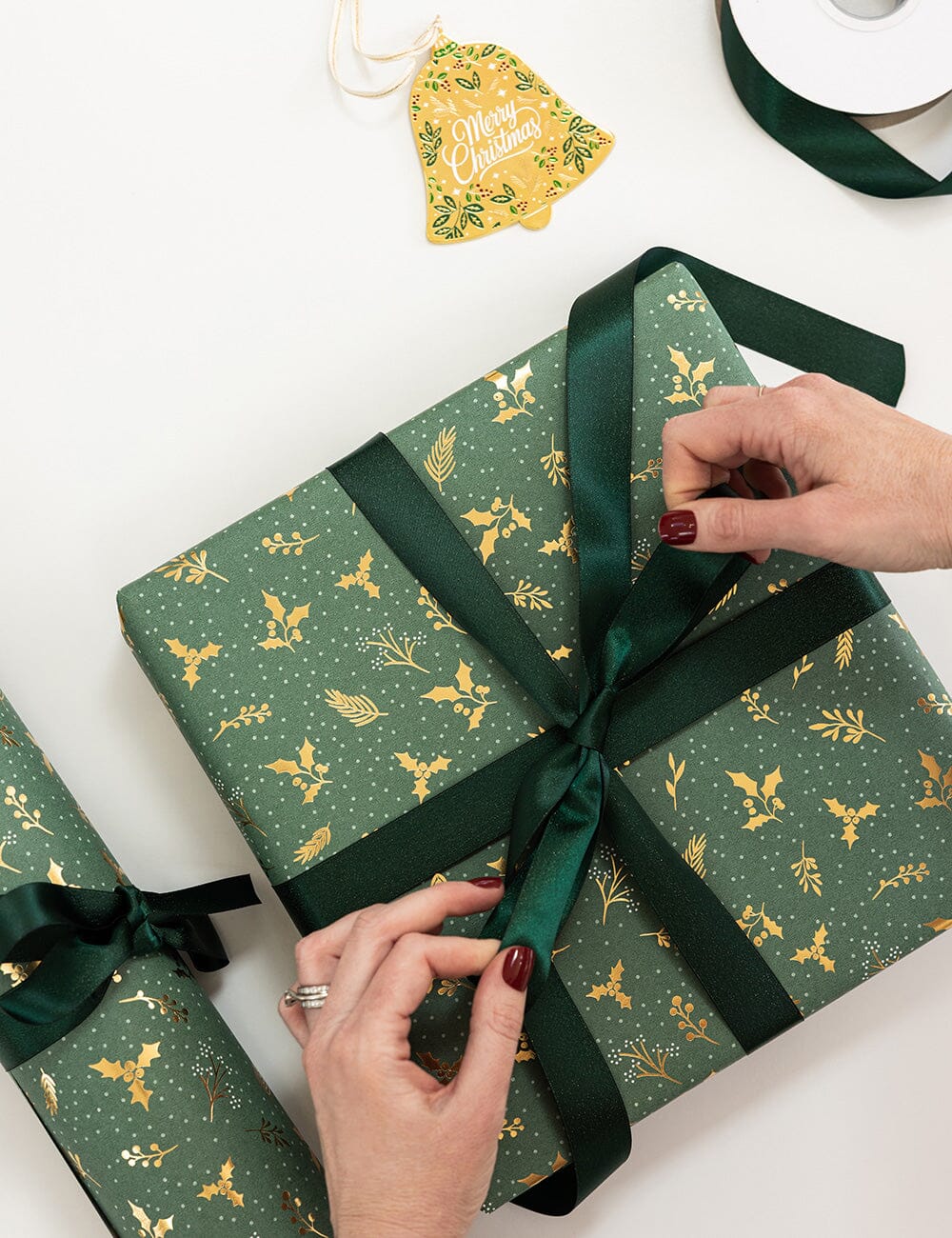 Gift Wrap Roll 30m - Golden Holly (Gold Foil)