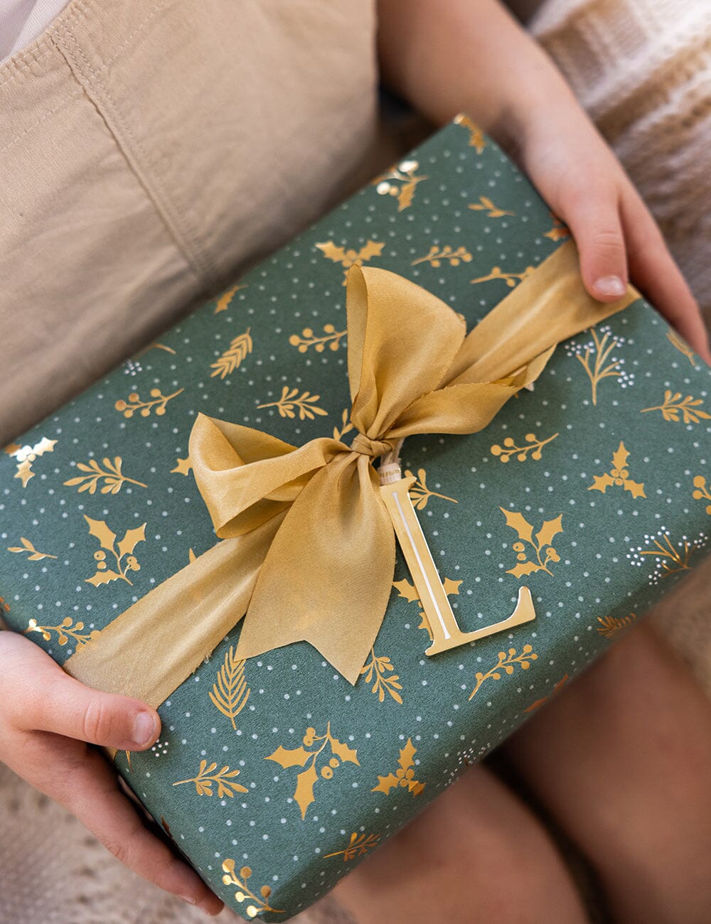 Gift Wrap Roll 30m - Golden Holly (Gold Foil)