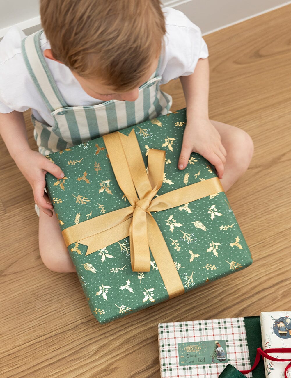 Gift Wrap Roll 30m - Golden Holly (Gold Foil)