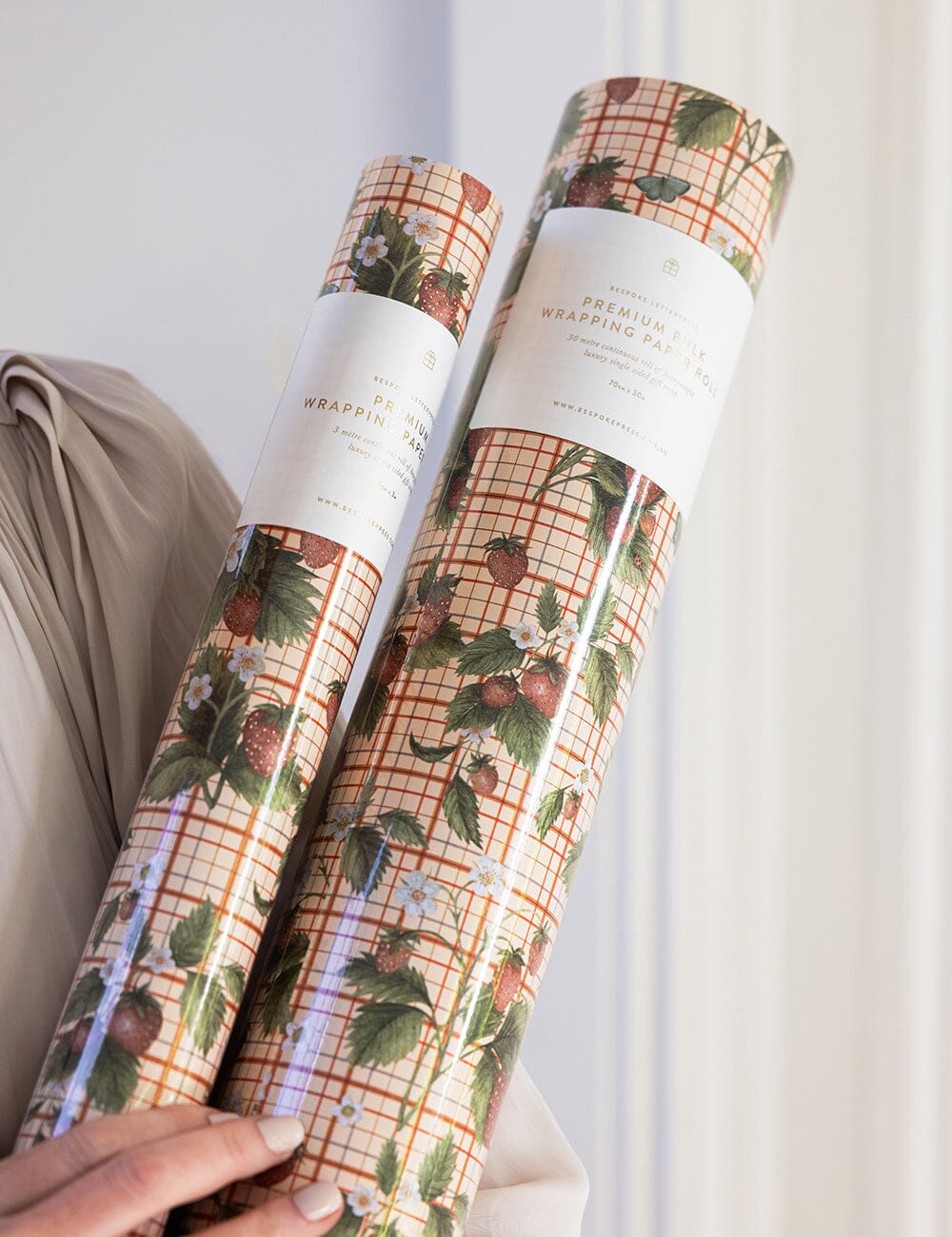 Gift Wrap Roll 30m - Strawberries