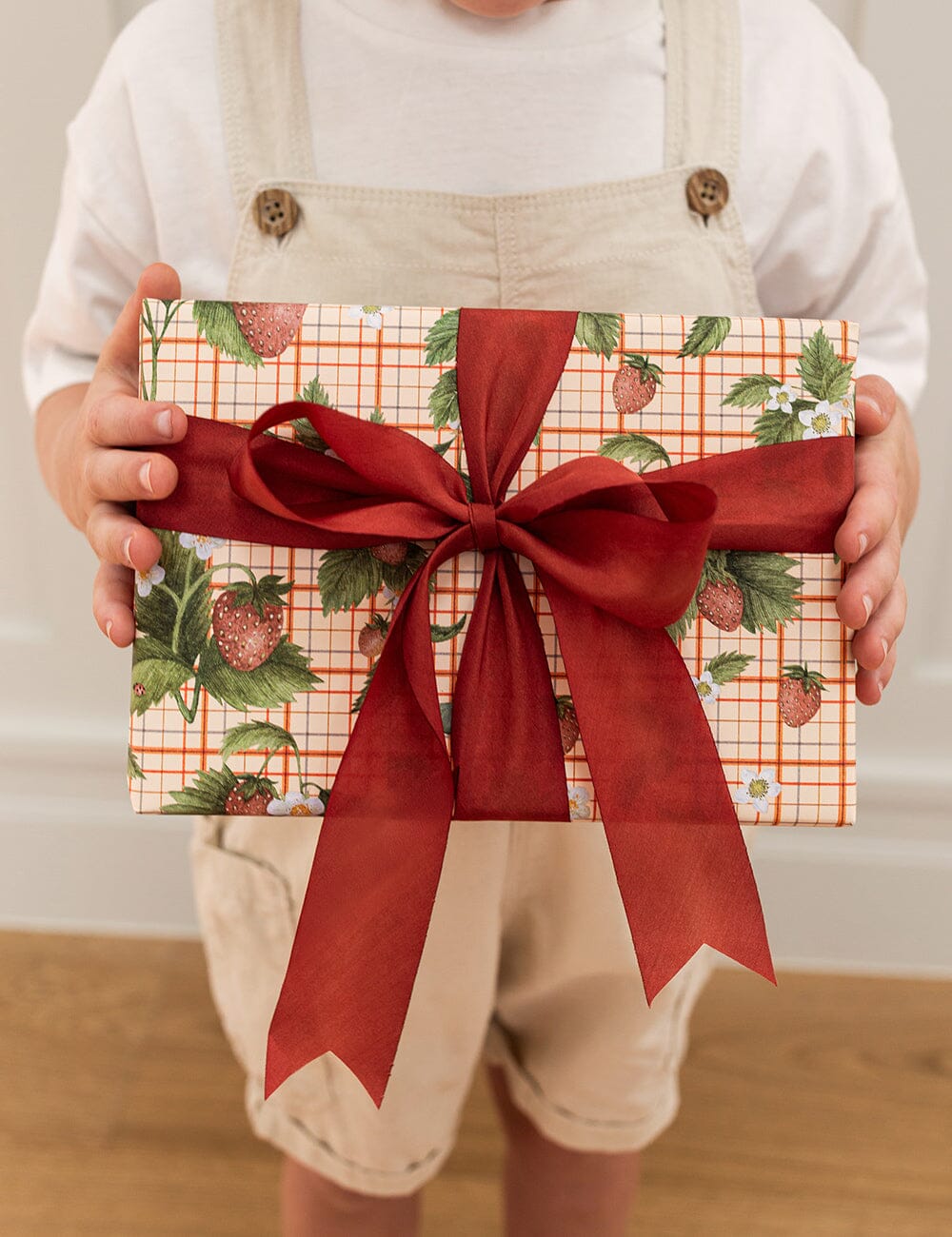 Gift Wrap Roll 30m - Strawberries