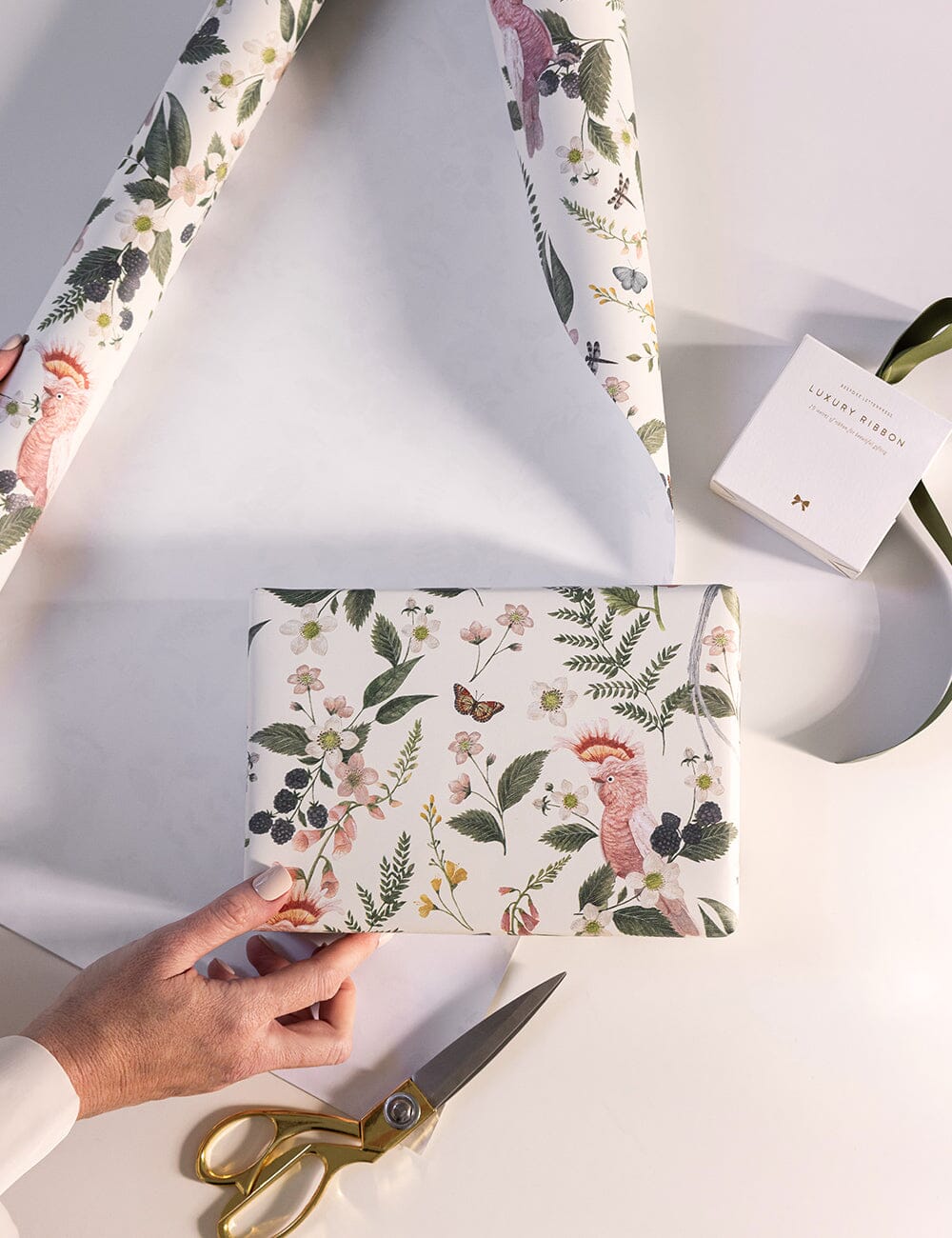 Gift Wrap Roll 30m - Cockatoos