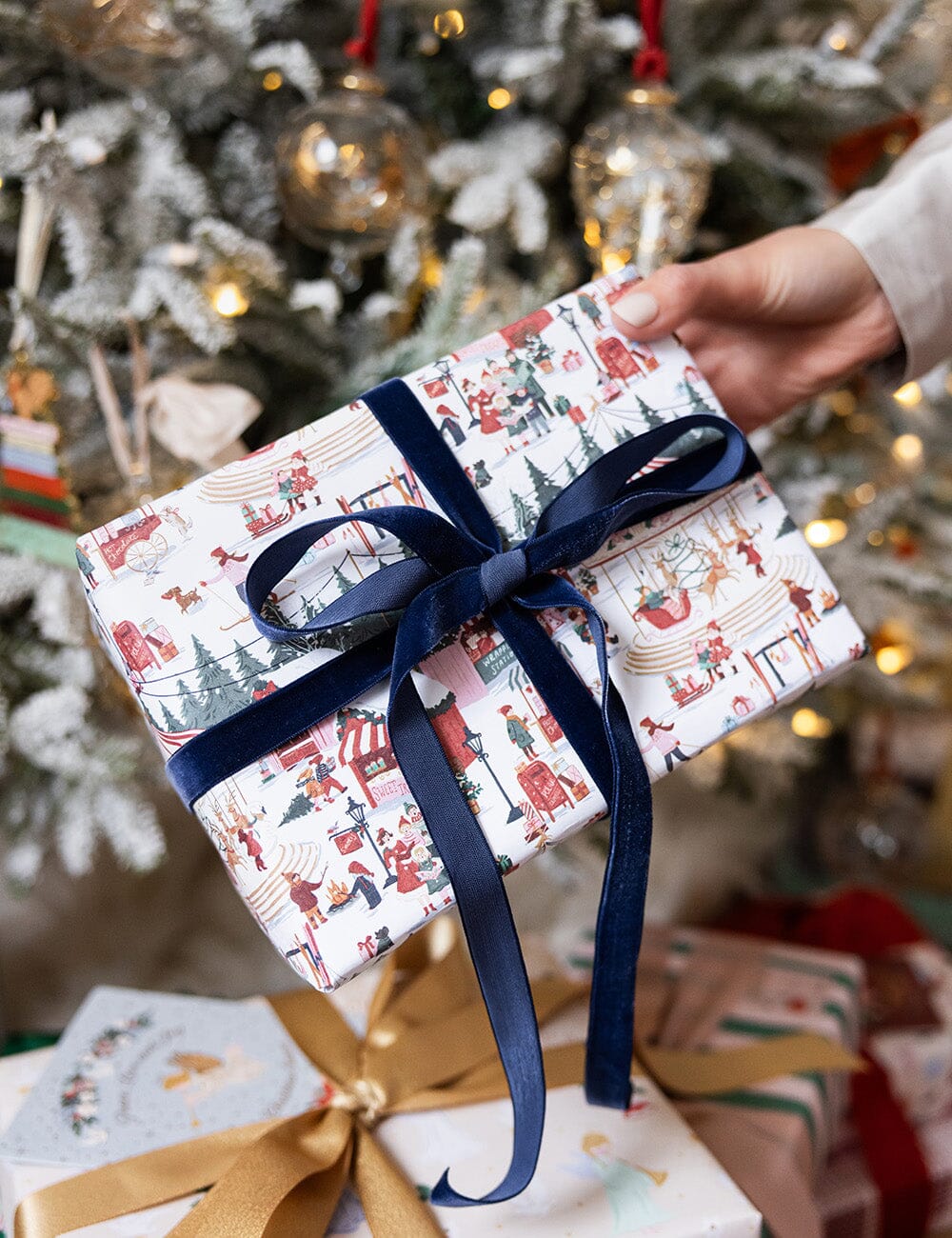 Gift Wrap 30m Roll - Christmas Market