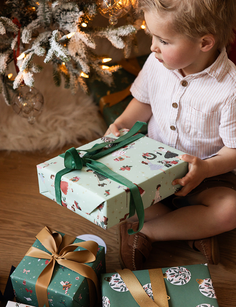 Gift Wrap 30m Roll - Christmas Ladies
