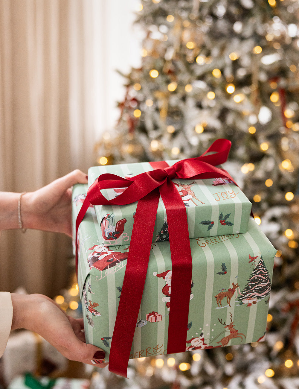 Gift Wrap 30m Roll - Christmas Santas