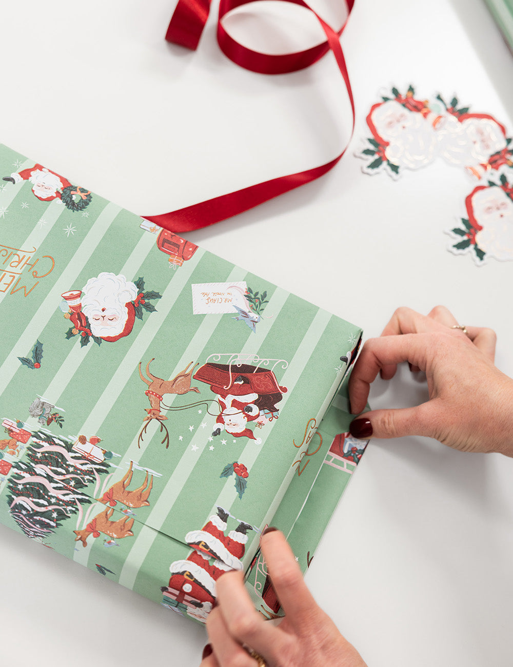 Gift Wrap 30m Roll - Christmas Santas