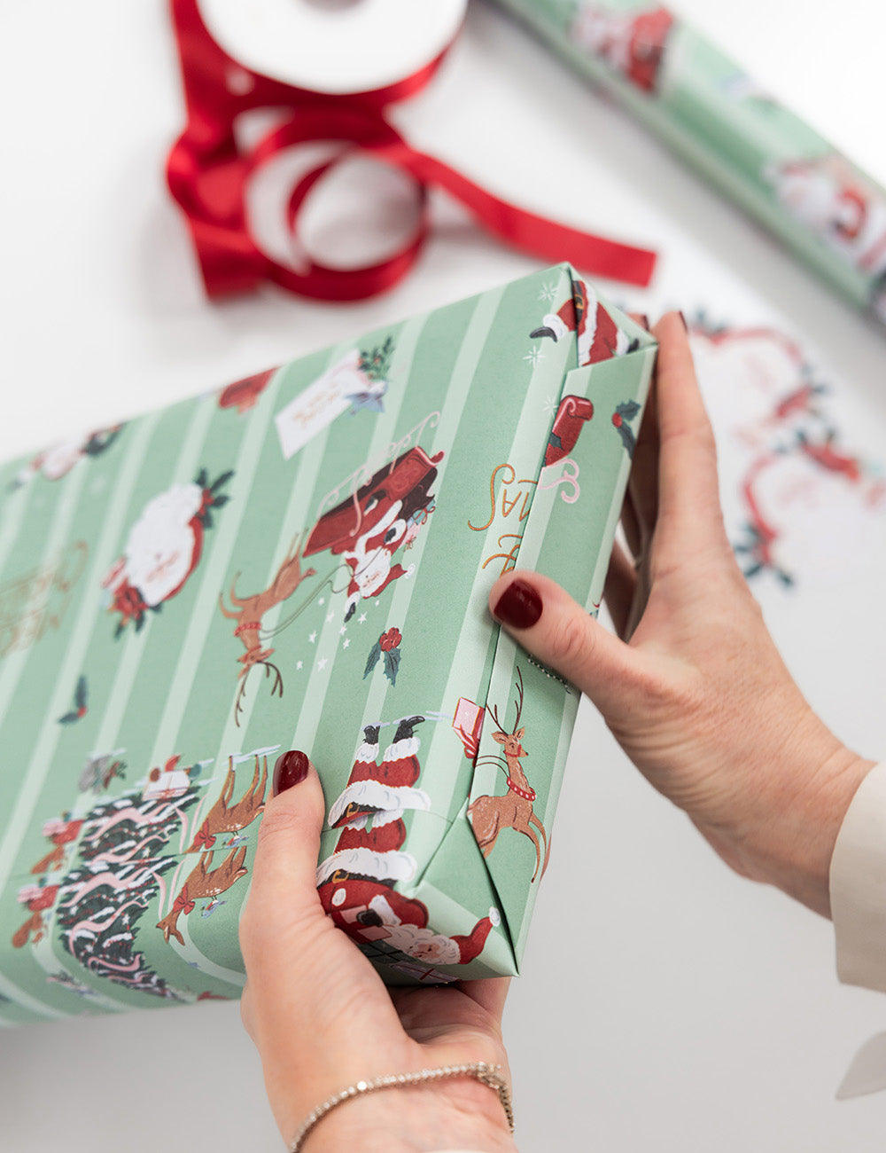 Gift Wrap 30m Roll - Christmas Santas