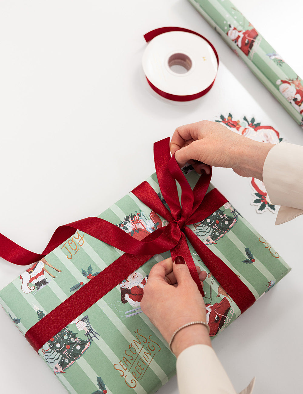 Gift Wrap 30m Roll - Christmas Santas