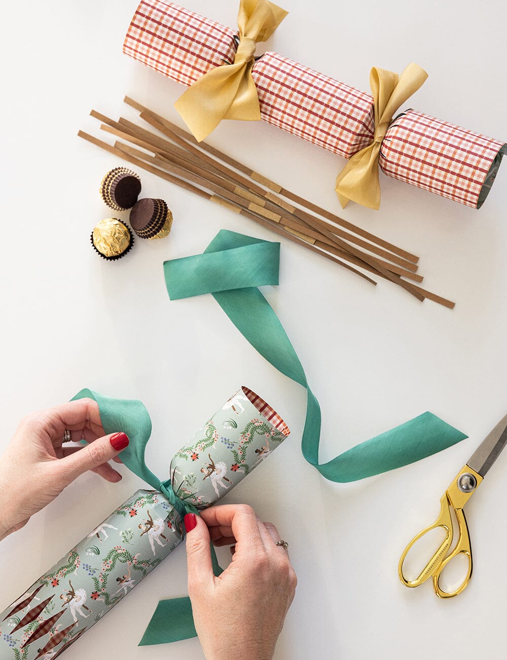 10 Pack Christmas Cracker Kit - An Enchanted Christmas