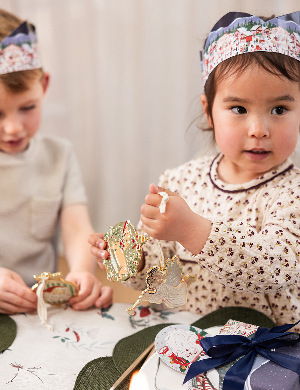 10 Pack Christmas Paper Crown Hats - Christmas Market