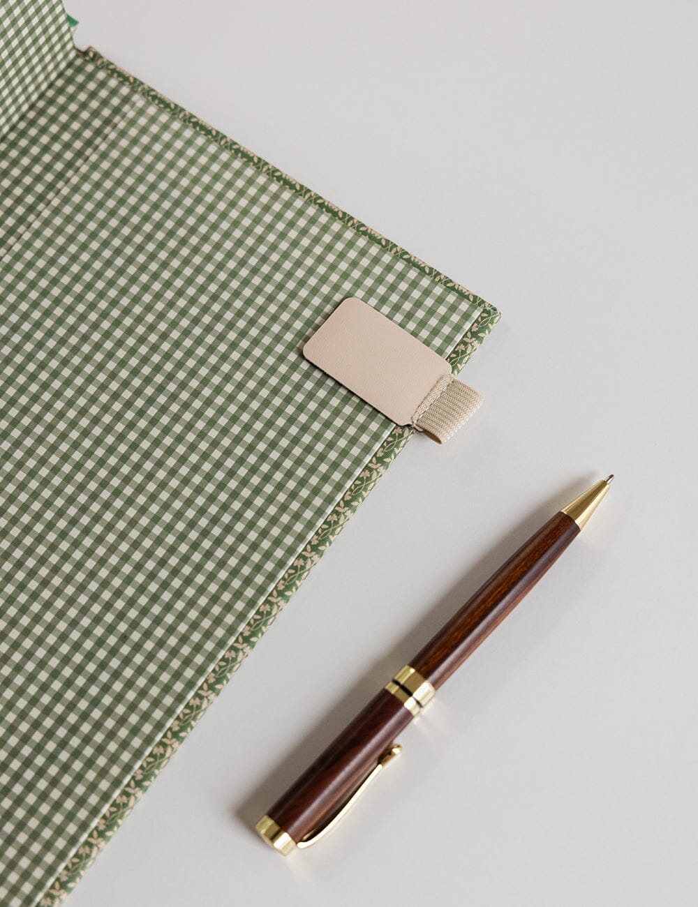 2026 Teachers Desktop Planner - Finch Bramble