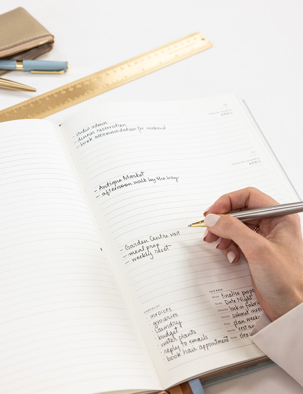 2027 Desktop A4 Planner - Belvedere