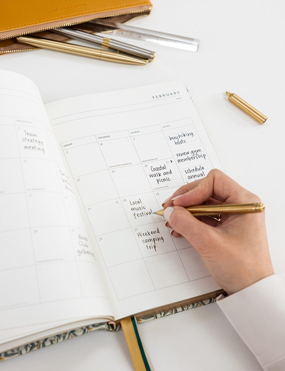 2027 Desktop Planner - Golden Wattle