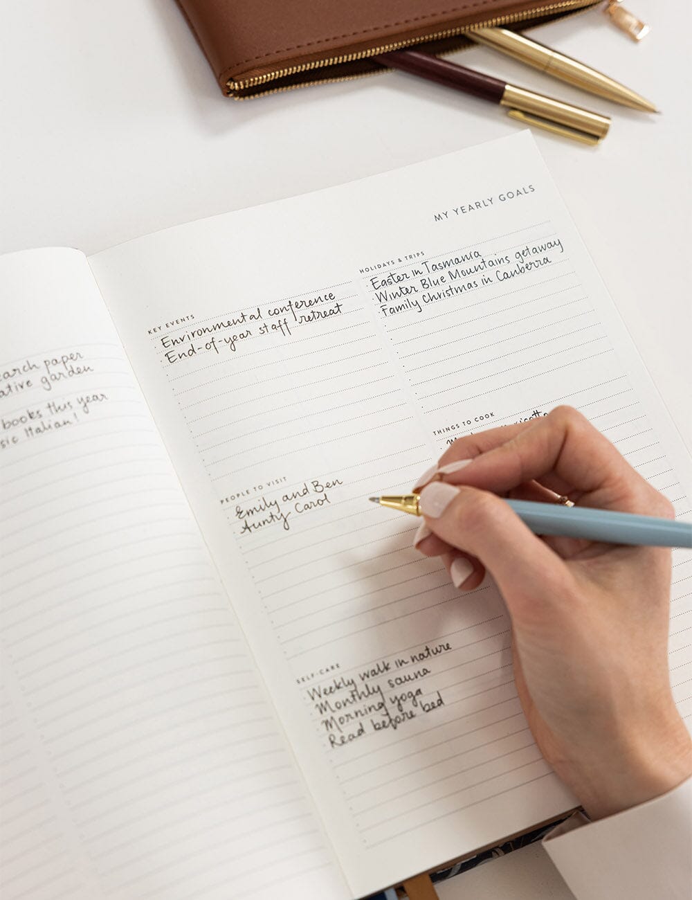 2027 Day to Page Large Planner - Somerset Estate