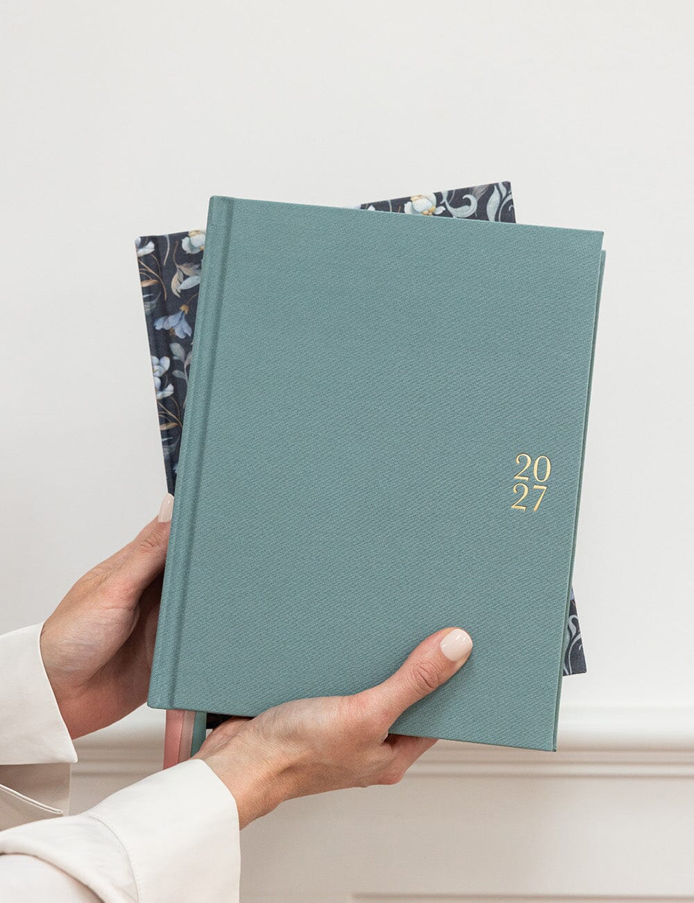 2027 Day to Page Large Planner - Seaglass