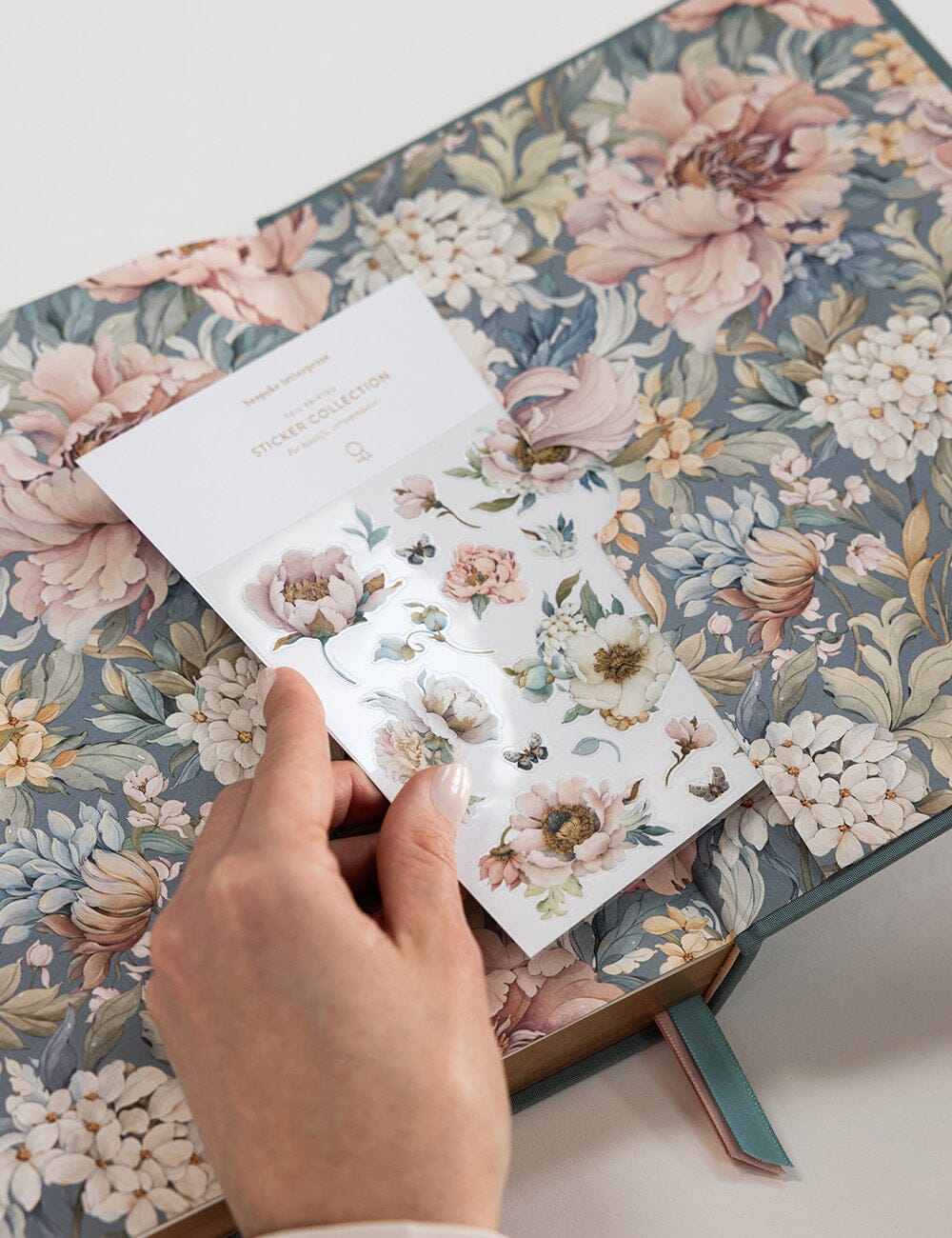 2027 Day to Page Large Planner - Seaglass